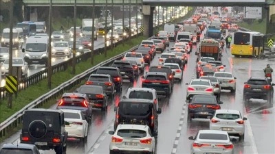 İstanbul'da iftar &ouml;ncesi trafik yoğunluğu y&uuml;zde 89'a &ccedil;ıktı