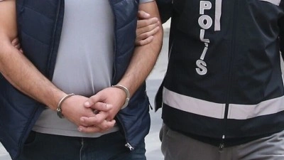 İstanbul'da kırmızı b&uuml;ltenle aranan uyuşturucu ş&uuml;phelisi yakalandı