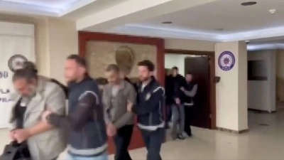 İstanbul'da kırmızı b&uuml;ltenle ve dif&uuml;zyon mesajıyla aranan 14 kişi yakalandı