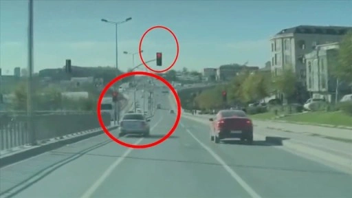 İstanbul'da kırmızı ışık ihlali yapan 2 araç sürücüsü yakalandı