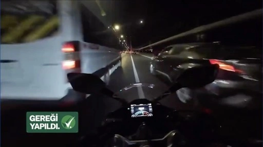 İstanbul'da "makas atarak" trafiği tehlikeye düşüren motosiklet sürücüsü yakalandı