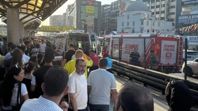 İstanbul'da metrob&uuml;s&uuml;n &ccedil;arptığı kadın ağır yaralandı