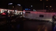 İstanbul'da midibüs devrildi: 2 ölü 10 yaralı