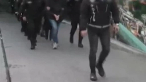 İstanbul'da rüşvetle sahte evrak düzenledikleri belirlenen 54 şüpheliye operasyon