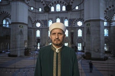 İstanbul'da selalarla halkı meydanlara &ccedil;ağıran din g&ouml;revlilerinin 15 Temmuz tanıklığı