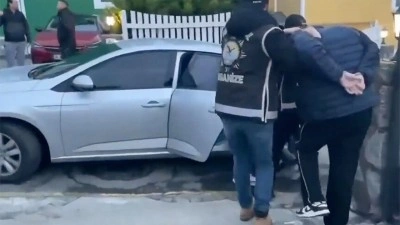 İstanbul'da su&ccedil; &ouml;rg&uuml;t&uuml; operasyonunda 16 ş&uuml;pheli yakalandı