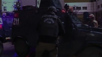 İstanbul'da ter&ouml;r &ouml;rg&uuml;t&uuml; DEAŞ operasyonunda 17 zanlı yakalandı