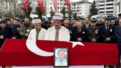 İstanbul'da trafik kazasında şehit olan polis Se&ccedil;kin Yal&ccedil;ın memleketinde son yolculuğuna uğurla