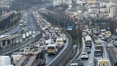 İstanbul'da trafik yoğunluğu y&uuml;zde 87'ye ulaştı
