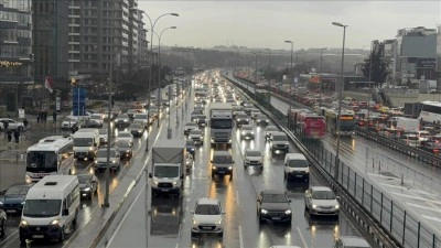 İstanbul'da trafik yoğunluğu y&uuml;zde 89'a kadar &ccedil;ıktı