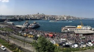 İstanbul&#039;da vatandaşlar tarihi ve turistik mekanlarına akın etti
