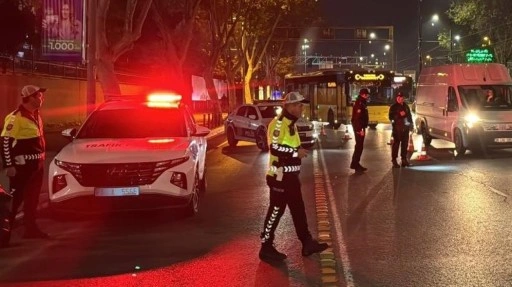 İstanbul'da polis denetimlerinde 949 kişi gözaltına alındı