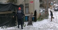 İstanbul'da yollar buz pistine döndü