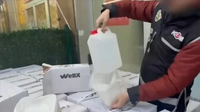 İstanbul'daki sahte i&ccedil;ki operasyonlarında 28 bin 168 litre etil ve metil alkol ele ge&ccedil;irildi