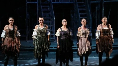 İstanbul Devlet Tiyatrosu, "Lysistrata" oyunuyla Bulgaristan'da sahne aldı