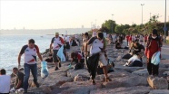 İstanbul Doğa Sporları Kulübü üyeleri, Kadıköy&#039;de sahil temizliği yaptı