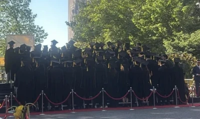 İstanbul Erkek Lisesi protesto eylemi ve parmak sallayan Alman vakfı kadını&hellip; -Emin Batur yazdı-