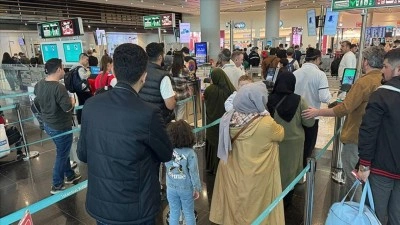 İstanbul havalimanlarında tatil d&ouml;n&uuml;ş&uuml; yoğunluğu
