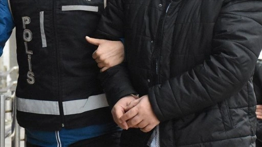 İstanbul merkezli 3 ilde FETÖ'nün sözde TUS imamıyla irtibatlı 5 doktor yakalandı