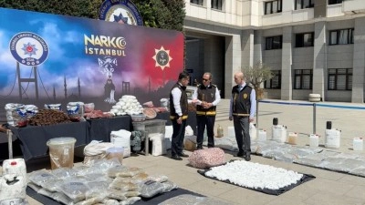 İstanbul merkezli operasyonlarda 1 ton 163 kilogram uyuşturucu ele ge&ccedil;irildi