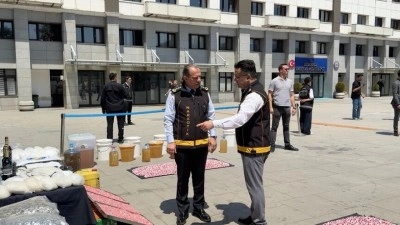 İstanbul merkezli operasyonlarda 1 ton 45 kilogram uyuşturucu ele ge&ccedil;irildi