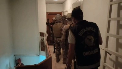 İstanbul merkezli organize su&ccedil; &ouml;rg&uuml;tlerine y&ouml;nelik operasyonda 74 zanlı yakalandı