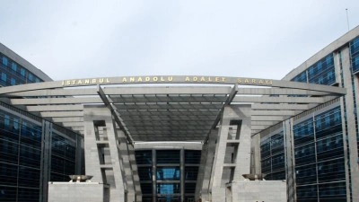 İstanbul merkezli 'şike' operasyonunda yakalanan 82 zanlı adliyede