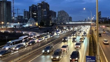 İstanbul trafiğinde akşam yoğunluğu