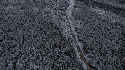İstanbul'un Aydos Ormanı'ndaki kar havadan g&ouml;r&uuml;nt&uuml;lendi