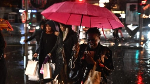 İstanbul'un bazı bölgelerinde yağış etkili oluyor