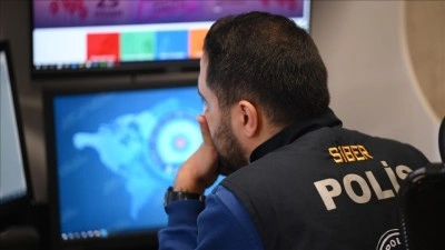 İstanbul'un siber polisi, "kolay para, y&uuml;ksek kazan&ccedil;" dolandırıcılarına g&ouml;z a&ccedil;tırmadı