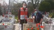 İstanbul Valiliği şehit annesini oğlunun mezarına götürdü