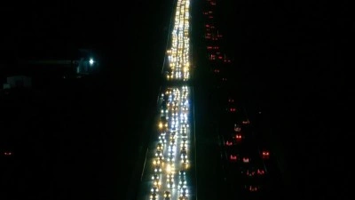 İstanbul ve Ankara'da bayram d&ouml;n&uuml;ş&uuml; trafik yoğunluğu oluştu