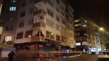 İstanbul'da 6 katlı bina, kolonlarındaki çatlaklardan dolayı boşaltıldı