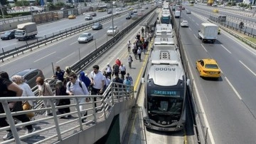 İstanbul'da bazı metrobüslerin klimalarının çalışmaması tepki çekiyor