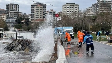 İstanbul'da beklenen lodos etkili olmaya başladı