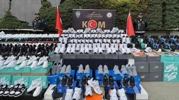 İstanbul'da düzenlenen kaçakçılık operasyonunda 85 bin çift ayakkabı ele geçirildi