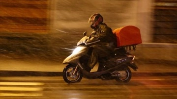 İstanbul'da motosiklet, scooter ve motokuryelerin trafiğe çıkış yasağı sürüyor