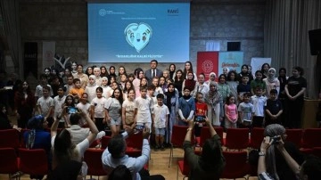 İstanbul'da öğrencilerin kaleme aldığı 'İnsanlığın Kalbi Filistin' kitabı tanıtıldı