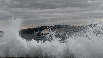 İstanbul’da vapur seferlerine hava muhalefeti
