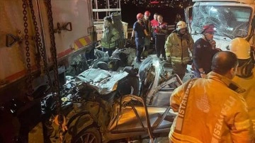 İstanbul'da zincirleme trafik kazasında 4 kişi öldü, 4 kişi yaralandı