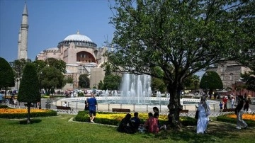 İstanbullular sıcak havada sahil ve parklarda yoğunluk oluşturdu