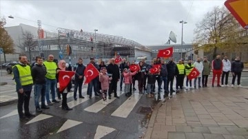 İsveç'te Cumhurbaşkanı Erdoğan'a hakaret içerikli program yayımlayan SVT protesto edildi