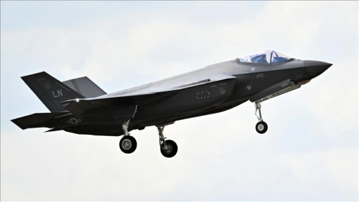 İsviçre'de ABD'den sipariş edilen F-35A savaş uçaklarının fiyatının sürekli artması tartış