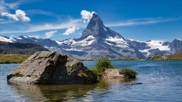 İsviçre'de eriyen dağ buzulunda kayıp bir dağcının kalıntıları bulundu