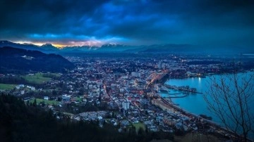 İsviçre'nin güneyinde etkili olan şiddetli yağışlar toprak kayması riski oluşturuyor