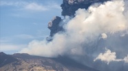 İtalya&#039;da Etna Yanardağı yeniden kül ve lav püskürttü