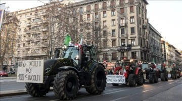 İtalya'da çiftçiler, traktörleriyle yarın Roma'da protesto yapma hazırlığında