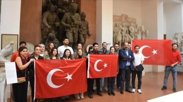 İtalya'daki Türk öğrenciler, Atatürk'ün ilk heykellerini yapan Pietro Canonica'nın müzesini gezdi