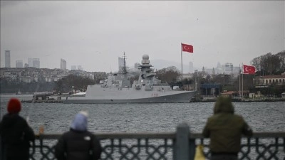 İtalyan fırkateyninden NATO Daimi Deniz G&ouml;rev Grubu-2 kapsamında İstanbul'a liman ziyareti